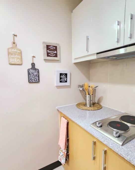 Cosy Executive 1 Bedroom Uptown Parksuites Ultra Fast Internet Manila Exterior photo
