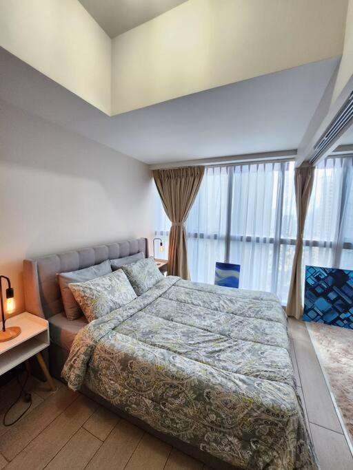 Cosy Executive 1 Bedroom Uptown Parksuites Ultra Fast Internet Manila Exterior photo