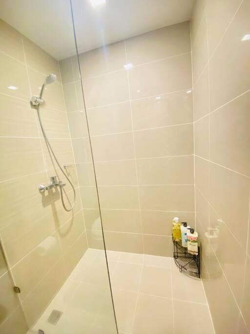 Cosy Executive 1 Bedroom Uptown Parksuites Ultra Fast Internet Manila Exterior photo